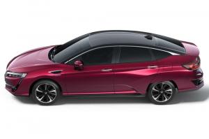 Honda запустила продажи водородного седана Clarity в Японии