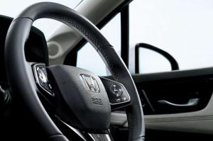 Honda запустила продажи водородного седана Clarity в Японии