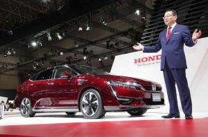 Honda запустила продажи водородного седана Clarity в Японии