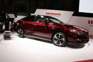 Honda запустила продажи водородного седана Clarity в Японии