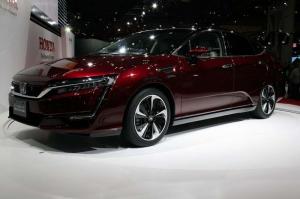 Honda запустила продажи водородного седана Clarity в Японии
