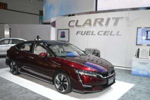 Honda запустила продажи водородного седана Clarity в Японии