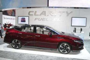 Honda запустила продажи водородного седана Clarity в Японии