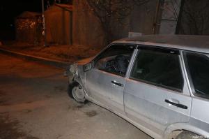 Пьяный водитель Lada ударил авто и попытался скрыться