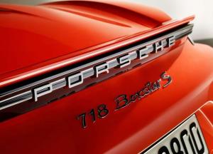 Porsche материально отблагодарила сотрудников