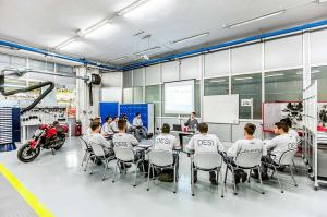 Ducati и Lamborghini представили совместный соцпроект 