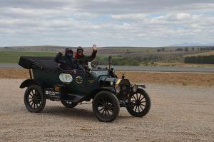 Семейная пара проехала 130 тысяч километров по всему миру на Ford Model T