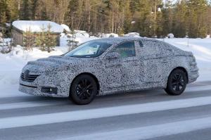 Шпионские снимки Renault Laguna 2016 года 