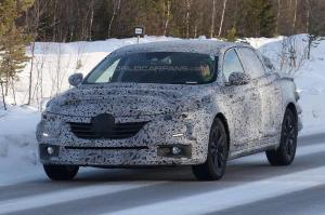 Шпионские снимки Renault Laguna 2016 года 