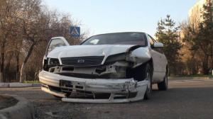 2 человека пострадали в ДТП с перевернутым авто в Алматы