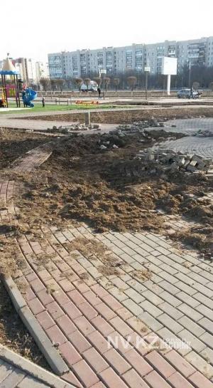 В Караганде растаяли дороги и тротуары 