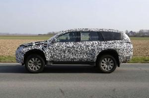 Шпионские снимки Mitsubishi Pajero 2016 года 