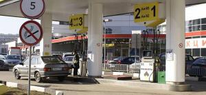 Нефтяники попросили Путина перенести уплату акциза на бензин на АЗС