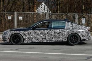Шпионские снимки BMW 7-Series 2016 года 