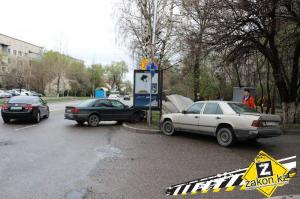 В Алматы водители двух "немцев" не поняли друг друга 