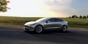 Концерн Tesla принял более 100 тысяч заказов на электромобиль Model 3 