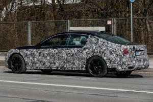 Шпионские снимки BMW 7-Series 2016 года 