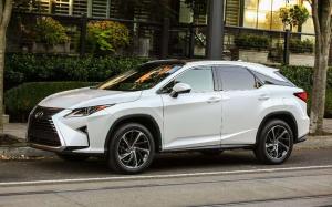 Toyota отзывает новые машины из-за риска потери управляемости 