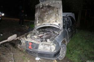 В поселке Кок-Кайнар в результате ДТП Mercedes развалился на части 