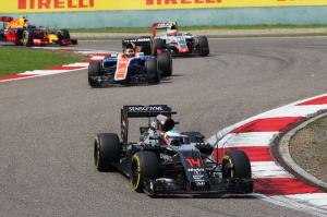 Вновь гонка без очков для McLaren Honda