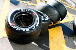 В FIA одобрили перемены в регламенте для тестов Pirelli