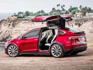 Первый Tesla Model X купил Ford