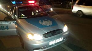 Авто перевернулось при ДТП на спецполосе в Алматы 