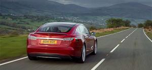 Глава Tesla: автопилот в два раза снижает вероятность ДТП