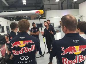 Киану Ривз посетил базу Red Bull 