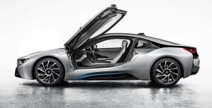 Россияне купили 32 гибридных спорткара BMW i8 