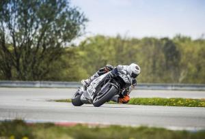 Тестам KTM помешала погода