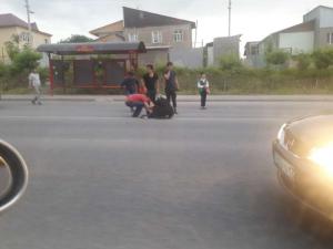 В Шымкенте водитель сбил ребенка на "зебре" и протащил его на капоте