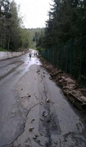По дороге на Медеу произошел сход грязевой массы 