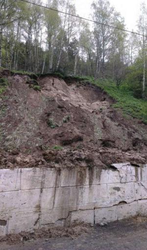 По дороге на Медеу произошел сход грязевой массы 