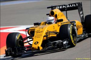 Renault проведет съемочный день в Сильверстоуне