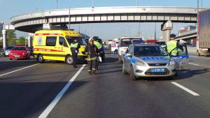 Движение по МКАД на юге Москвы затруднено после смертельной аварии 