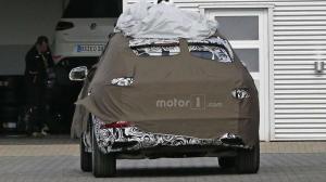 Audi вывела на тесты Q3 нового поколения 