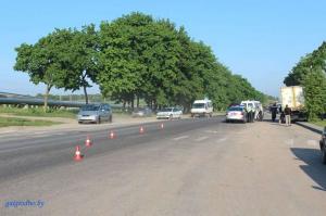 В Гродно грузовик сбил троих человек на пешеходном переходе