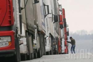 Дальнобойщики в знак протеста перекрыли трассу Киев — Одесса