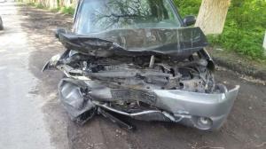 В Алматы произошло лобовое столкновение двух авто 