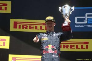 На тестах за Toro Rosso поедут Гасли и Квят