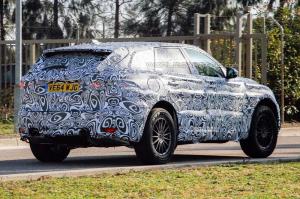 Шпионские снимки Jaguar F-Pace 2016 года 