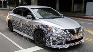 Nissan Sentra ударилась в спорт