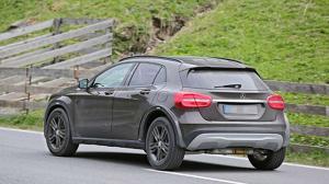 Mercedes-Benz вывел на тесты компактный кроссовер 