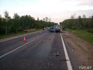 В Минской области столкнулись Ford и Mazda: погиб ребенок, семеро взрослых в больнице