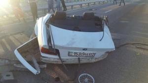 BMW разорвало пополам в ДТП в Алматы 