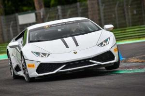 Андреа Довициозо и Кейси Стоунер протестировали Lamborghini 