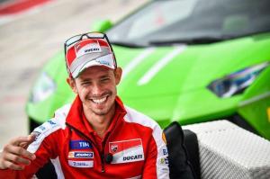 Андреа Довициозо и Кейси Стоунер протестировали Lamborghini 