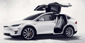 Владелец Model X решил судиться с Tesla из-за плохого качества электромобиля