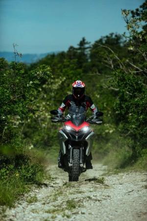 Кейси Стоунер протестировал Ducati Multistrada 1200 Enduro 